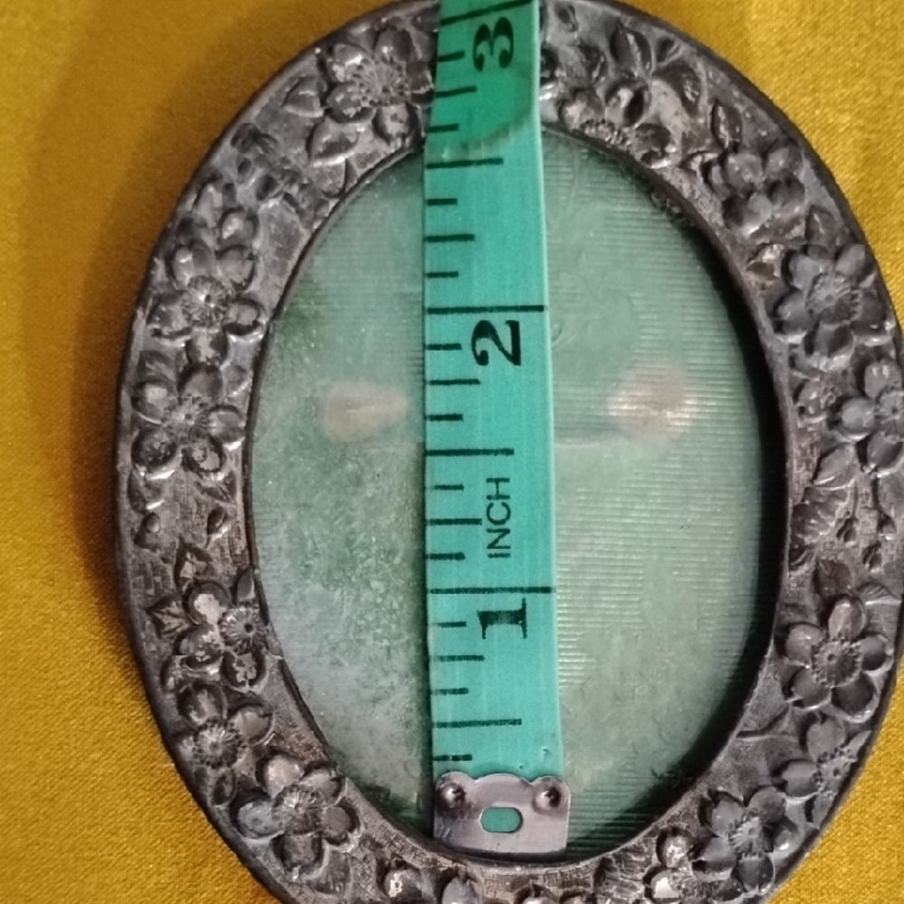 Ornate Oval Picture Frame with Green Center - Picture 10 of 12